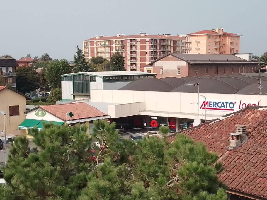 Comodo Bilocale A Brandizzo Exteriér fotografie